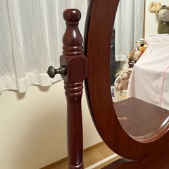 アンティークドレッサー猫脚の画像