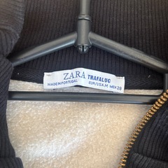 ZARA Trafaluc M トレーナー ベージュ　ブラックの画像