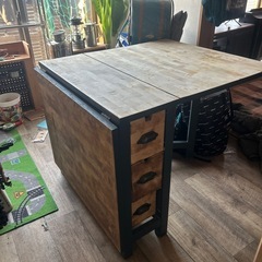 IKEAテーブルの画像