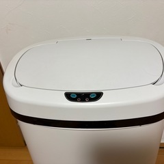 自動ゴミ箱の画像