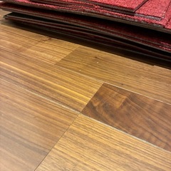 タイルカーペット　　赤色の画像