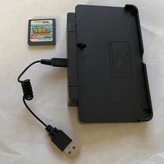 Nintendo 3DS用 充電器ドック と　DS用スタフィーのソフトのセットです。の画像