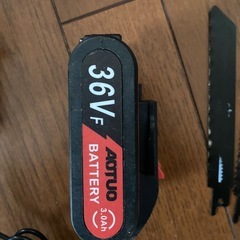 ［受付終了］コードレス　レシプロソー　電動ノコギリの画像