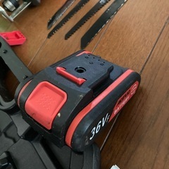 ［受付終了］コードレス　レシプロソー　電動ノコギリの画像