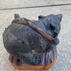 北海道　熊の置物の画像