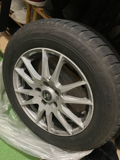 そのまま履ける！BLIZZAK 205/60R16 冬タイヤ ホイール付4本