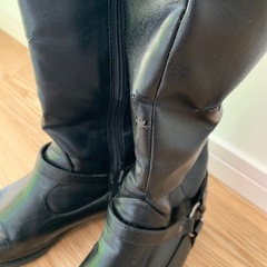 ブラックロングブーツ バックル付きの画像