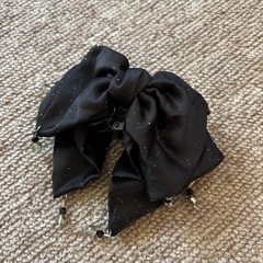 大きいリボン. 髪どめの画像