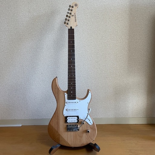 YAMAHAパシフィカ112VとLEKATOのギターアンプ