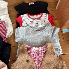 70.80ベビートップスの画像