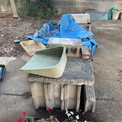 1/10を目処に処分　コンクリートブロック　CBの画像