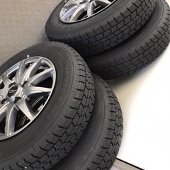 スタッドレスタイヤ 145/80R13 グッドイヤー アイスナビ7 2024年12月購入 アルミホイール 付きの画像