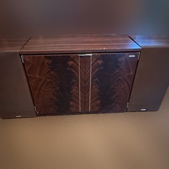 オーディオ機器 レコード スピーカー付き棚の画像