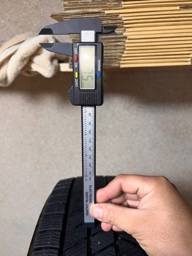 管A1061 スタッドレスタイヤ BRIDGESTONE ブリヂストン VRX3 195\65R16 アルミホイール HOT STUFF Exceeder4穴PCD10016&times;6J+45 ハブ径55