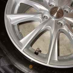 管A1064 スタッドレスタイヤ BRIDGESTONE ブリヂストン VRX3 195\65R16 アルミホイール HOT STUFF Exceeder4穴PCD10016×6J+45 ハブ径55の画像