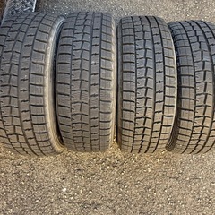DUNLOP  スタッドレスタイヤ     の画像