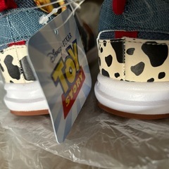 トイストーリー靴の画像