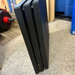 PlayStation 4 Pro本体 CUH-7000B 1TBの画像