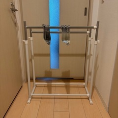 洋服　ラックの画像