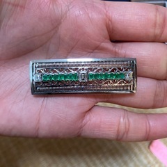 帯留❶ エメラルド　ダイヤの画像