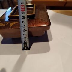 うな重重箱4個セット 中古品です。蓋付きです。引取り専用の画像