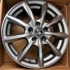 15インチアルミ　5穴の画像