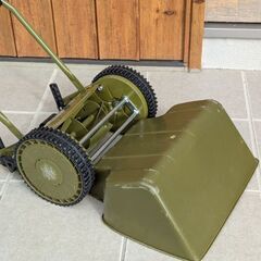 山善（YAMAZEN）手動芝刈機（芝刈り機） 刈る刈るモア KKM-200（KH）カーキの画像
