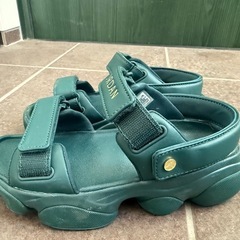 JORDAN グリーンスポーツサンダル箱付きの画像