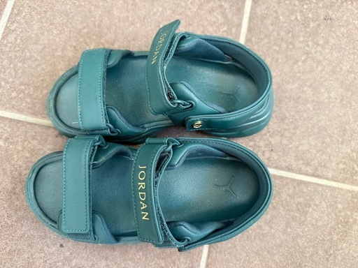 JORDAN グリーンスポーツサンダル箱付き