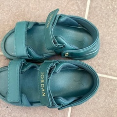 JORDAN グリーンスポーツサンダル箱付きの画像