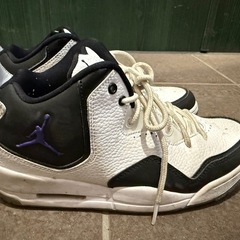 JORDAN箱付き、珍しいパープルシューズの画像