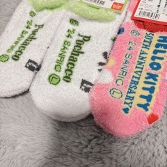 ①【ドンキ限定23-25㎝】サンリオ Sanrioモコモコ靴下3足セット ソックスの画像