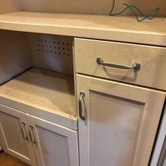 食器棚の画像