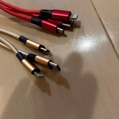 【新品】3 in 1充電ケーブル　2個の画像