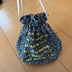 手提げバックの画像