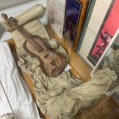 ロココ調ガラスローテーブルの画像