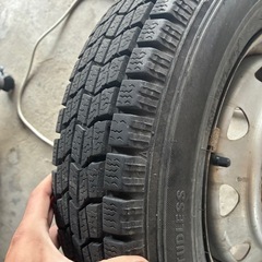 古いスタッドレスタイヤホイール付き13インチの画像