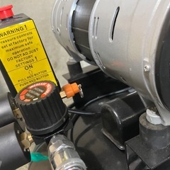 DUTY 超静音縦型オイルレスコンプレッサー　40Lタンク　ほぼ未使用の画像