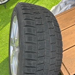 トヨタ純正スタッドレスタイヤの画像