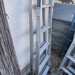 脚立六段の画像