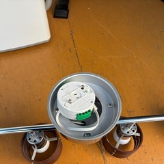 4灯シーリングライトの画像