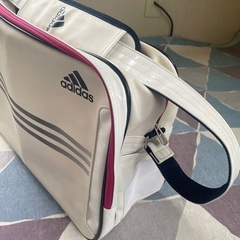 adidasスポーツバック
の画像