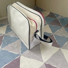 adidasスポーツバック
の画像