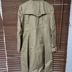 差し上げます【レディース　　トレンチコート】の画像