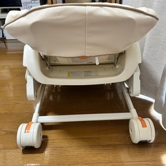 清掃洗濯済　コンビ　ハイローチェアクリーム色 ベビーチェア リクライニング機能付の画像