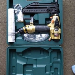 Hikoki 50mm 高圧フロア用タッカ(エアダスタ付)   の画像