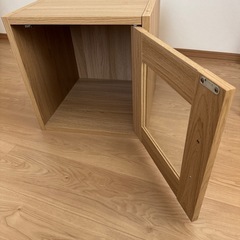 ガラス扉付き収納ボックスの画像