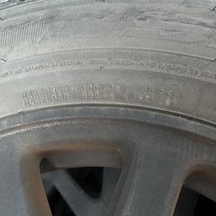  【無料】スタッドレス＋アルミ 4本セット（古いです）の画像