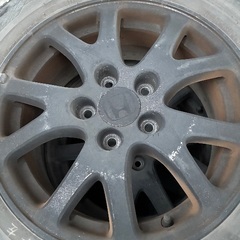  【無料】スタッドレス＋アルミ 4本セット（古いです）の画像