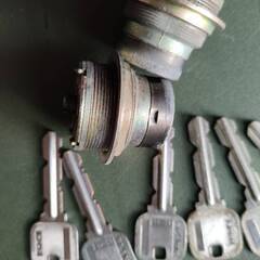 miwa ロック　LE-02　中古シリンダー錠２個セット 　キー6本の鍵付き  の画像